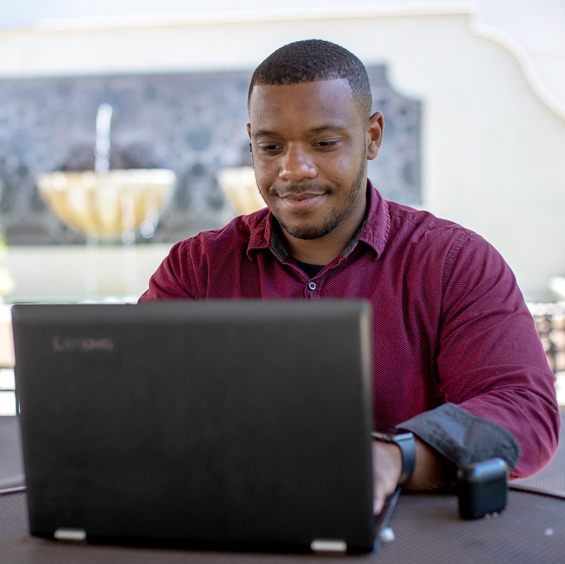 MSJC student using laptop