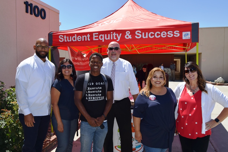 Dr Roger Schultz with faculty, staff and student