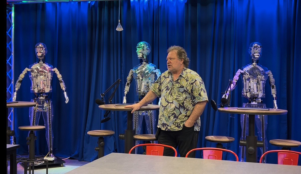 animatronics and Garner Holt in the animakerspace at SJC